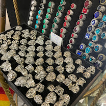 Single featured ring